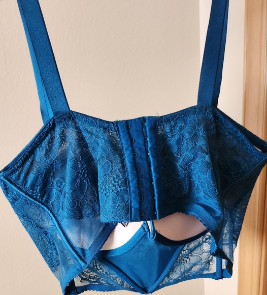 Victoria's Secret Teal Lace Bra - Picture 2 of 9